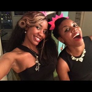 Meet your Posher, Dina